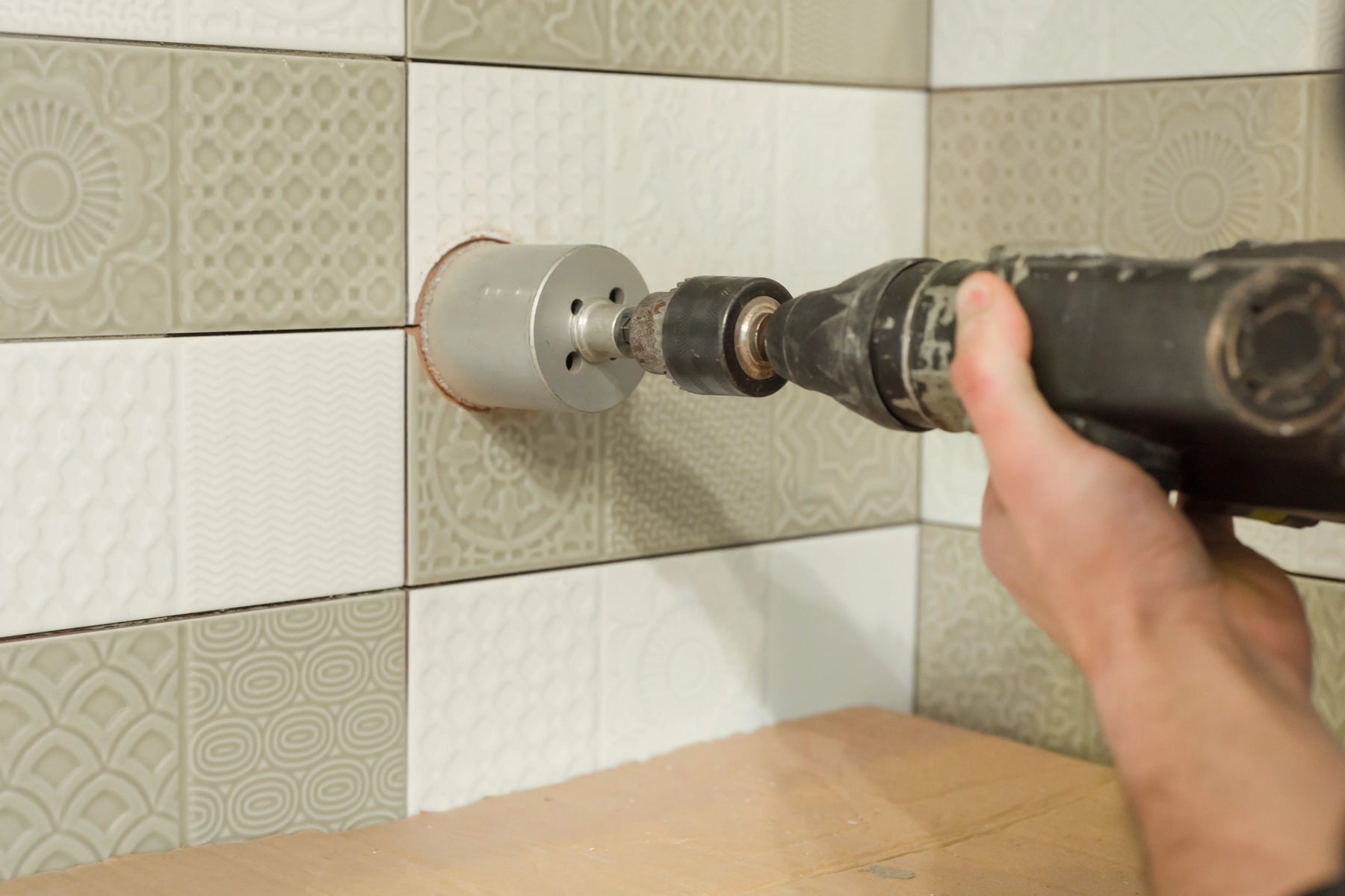 Diamond Core Bit vs Hole Saw: Which One Is Best for Tile?