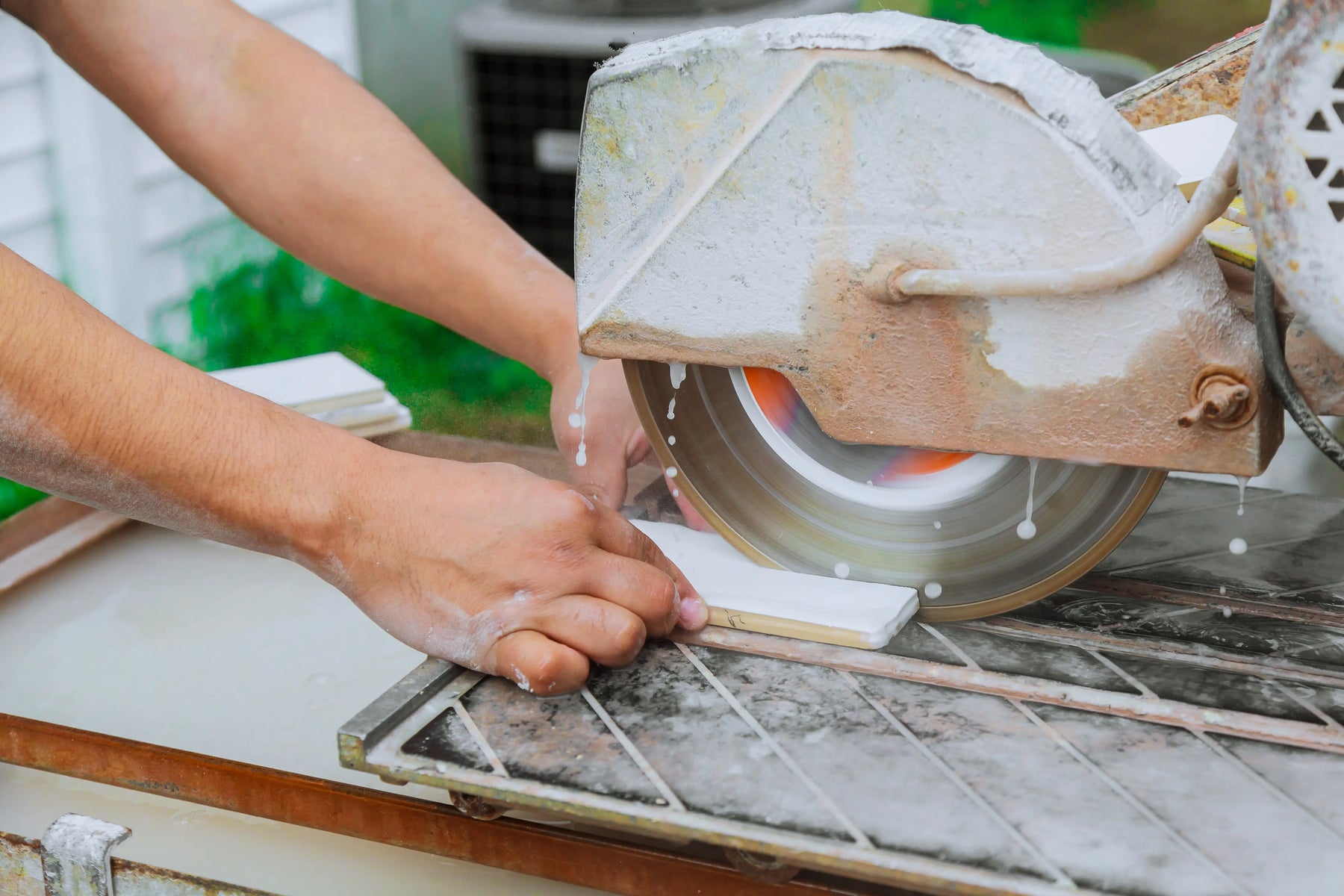 How to Tell If a Diamond Saw Blade Is Dull